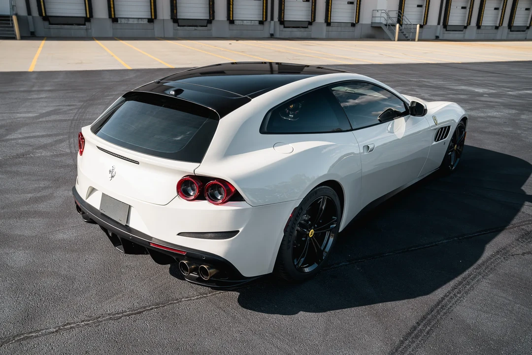 2017 Ferrari GTC4Lusso - Image 9 of 31
