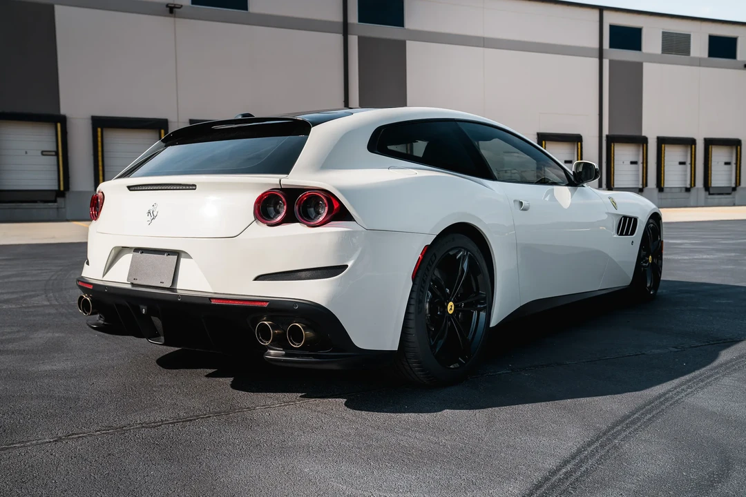 2017 Ferrari GTC4Lusso - Image 8 of 31