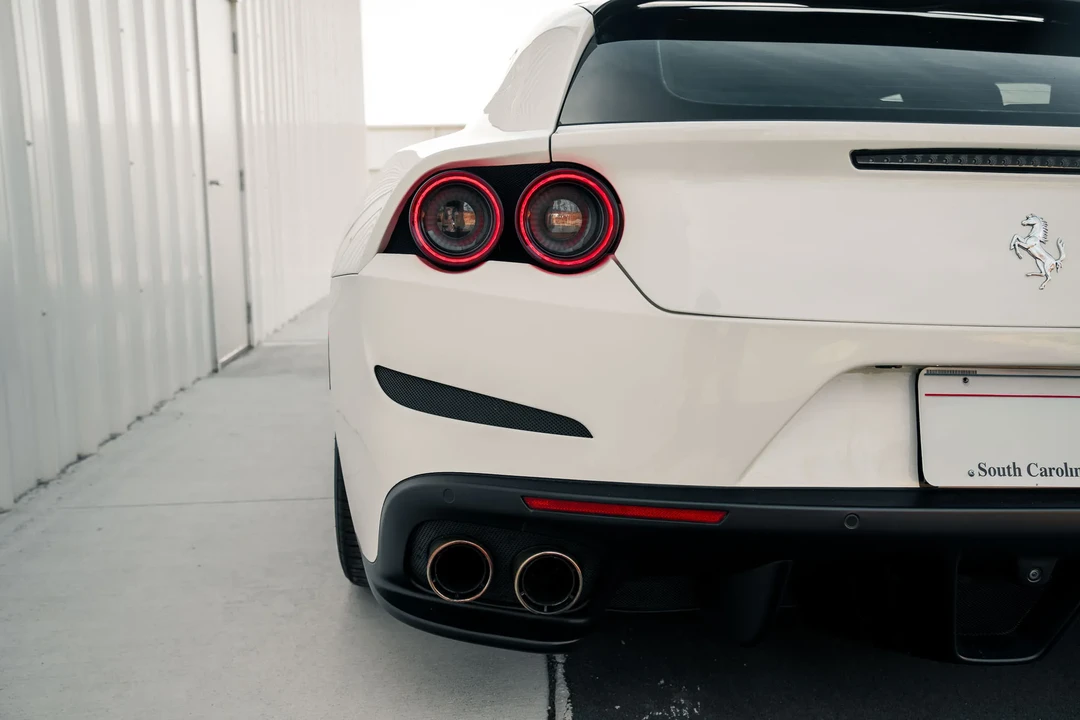 2017 Ferrari GTC4Lusso - Image 26 of 31