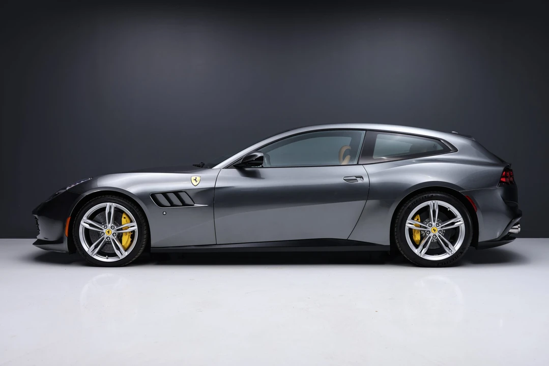 2017 Ferrari GTC4Lusso - Image 3 of 31