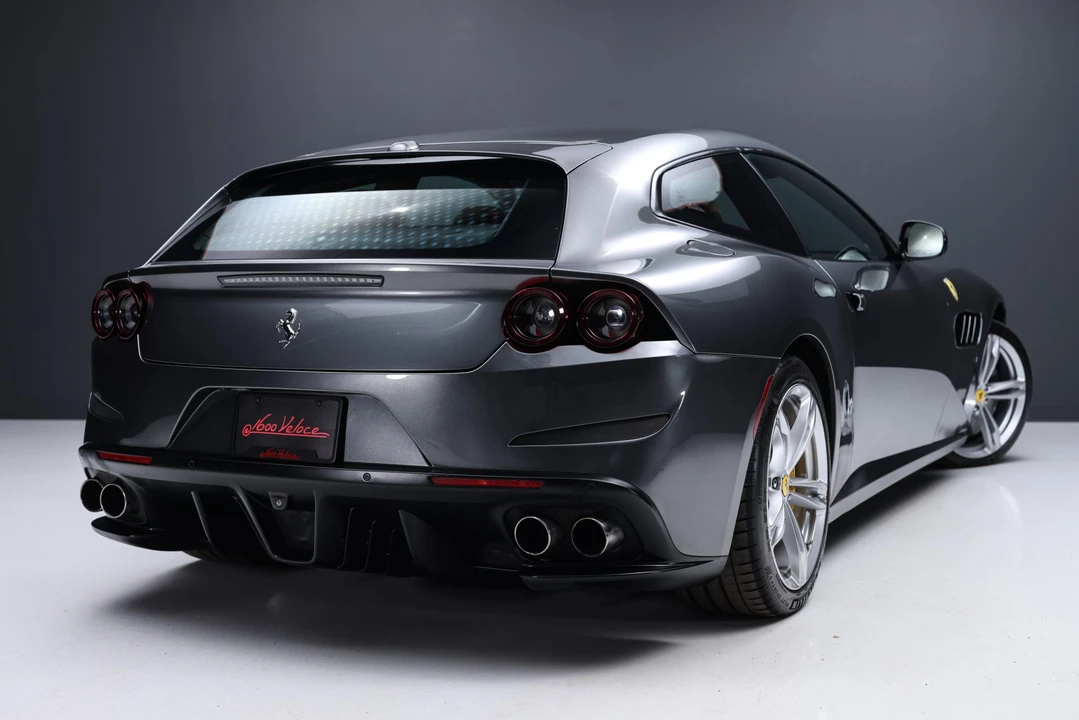 2017 Ferrari GTC4Lusso - Image 9 of 31