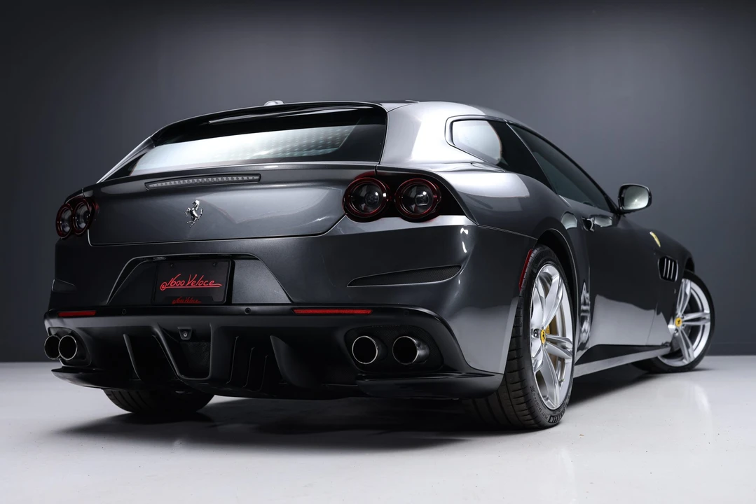 2017 Ferrari GTC4Lusso - Image 10 of 31