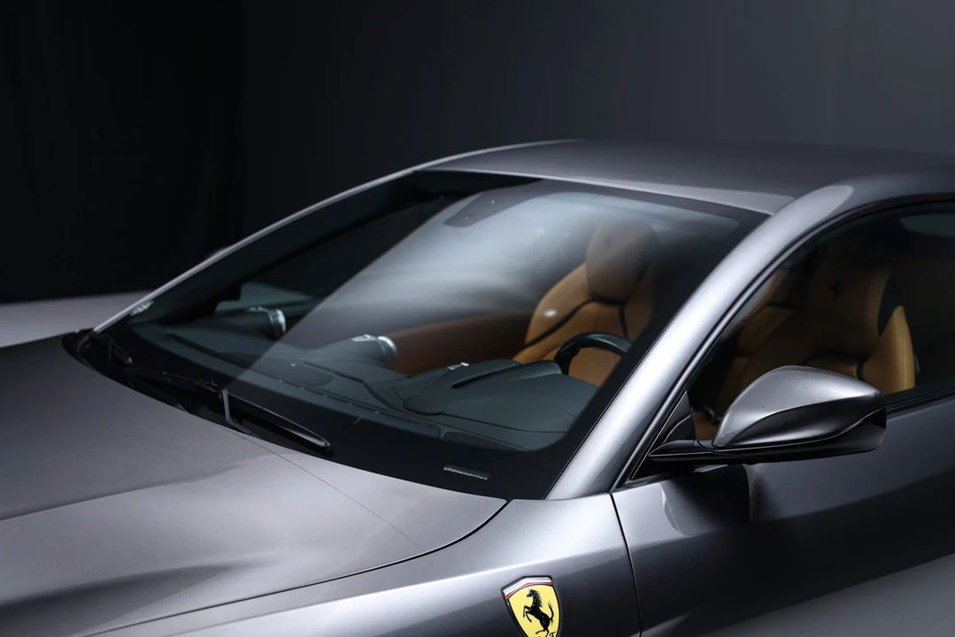 2017 Ferrari GTC4Lusso - Image 18 of 31