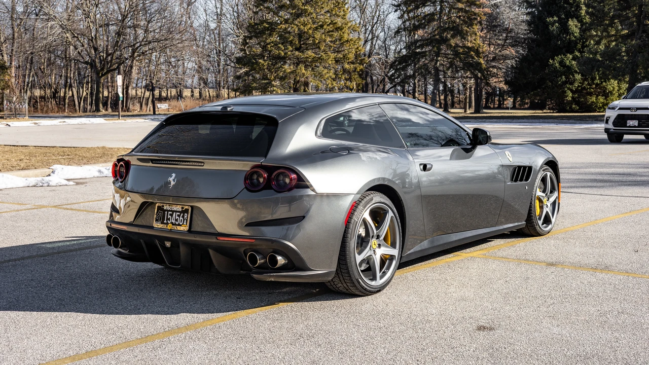 2017 Ferrari GTC4Lusso - Image 6 of 31