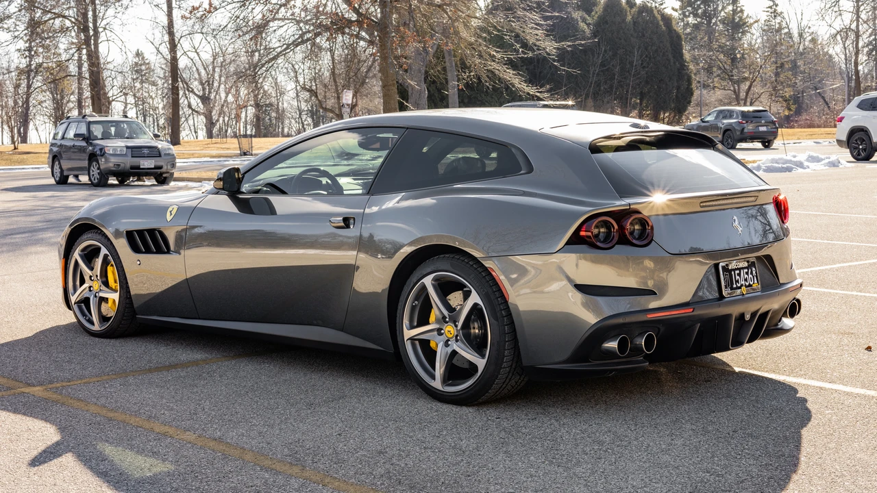 2017 Ferrari GTC4Lusso - Image 5 of 31