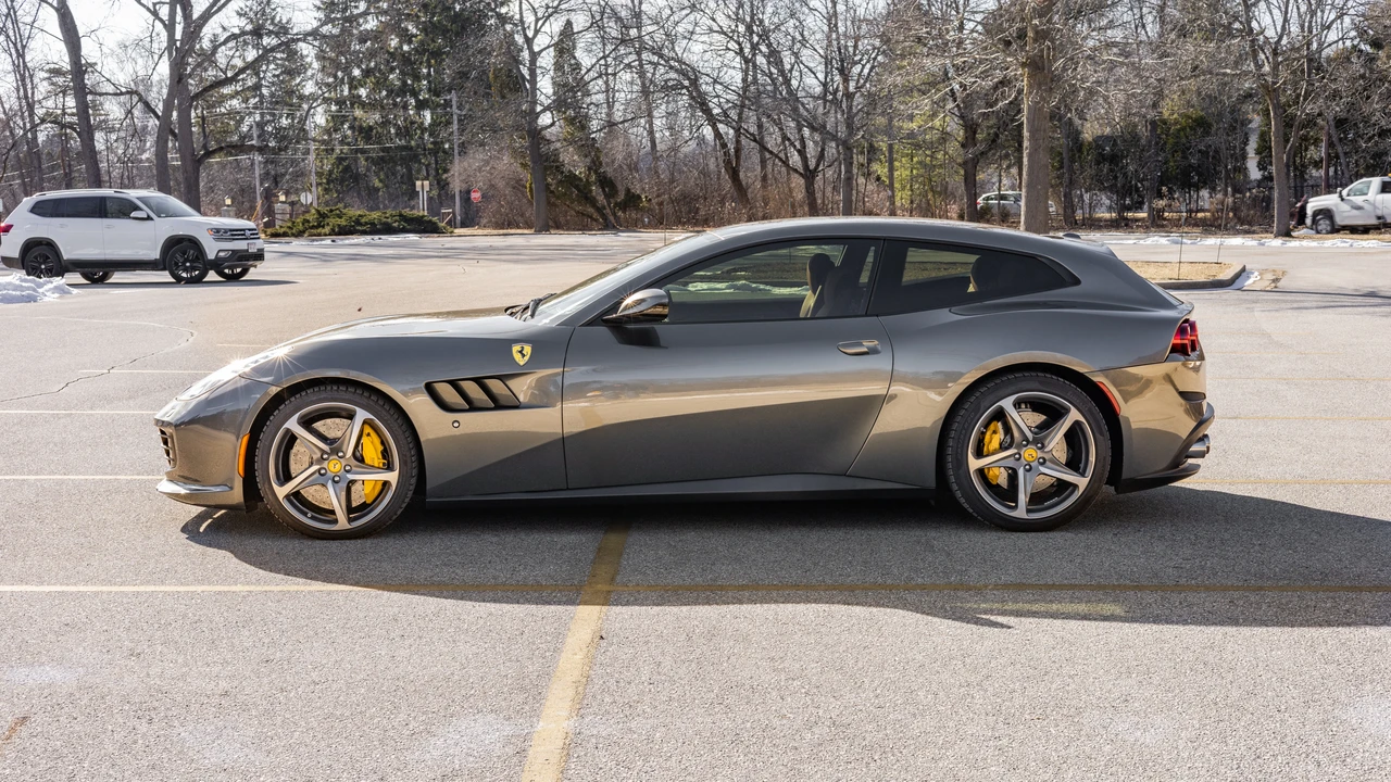 2017 Ferrari GTC4Lusso - Image 9 of 31