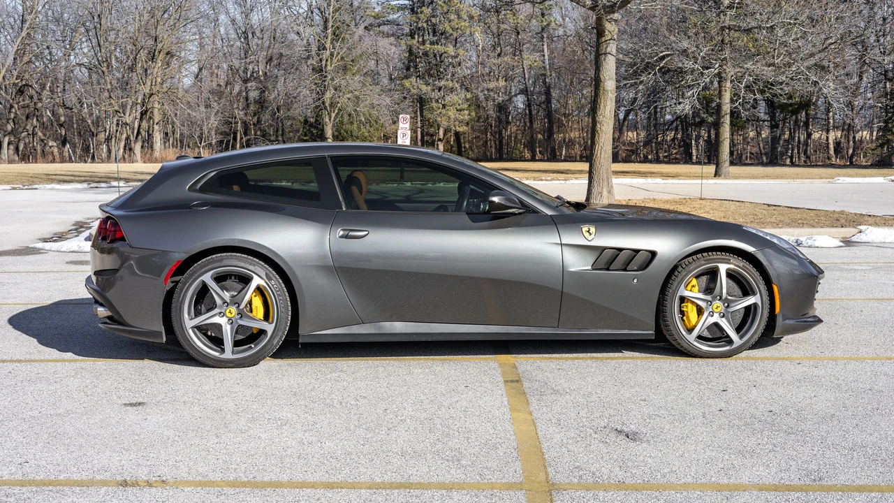 2017 Ferrari GTC4Lusso - Image 4 of 31