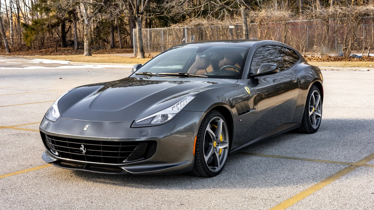 2017 Ferrari GTC4Lusso - Image 8 of 31