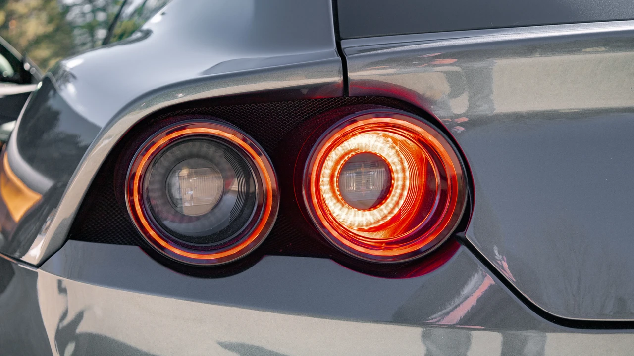 2017 Ferrari GTC4Lusso - Image 14 of 31