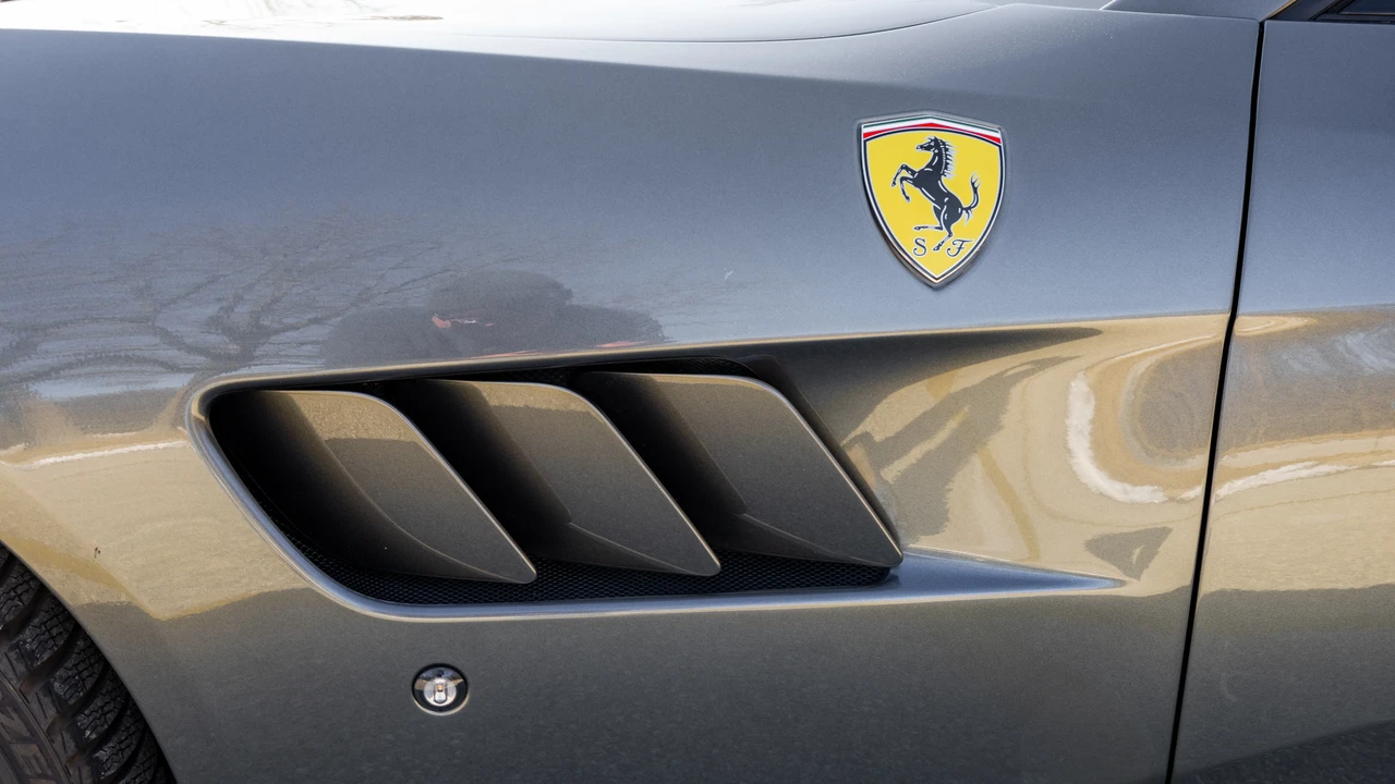 2017 Ferrari GTC4Lusso - Image 29 of 31