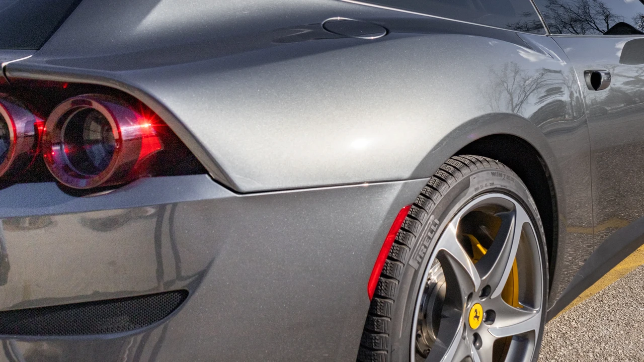 2017 Ferrari GTC4Lusso - Image 25 of 31
