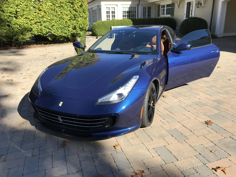 2017 Ferrari GTC4Lusso - Image 8 of 31