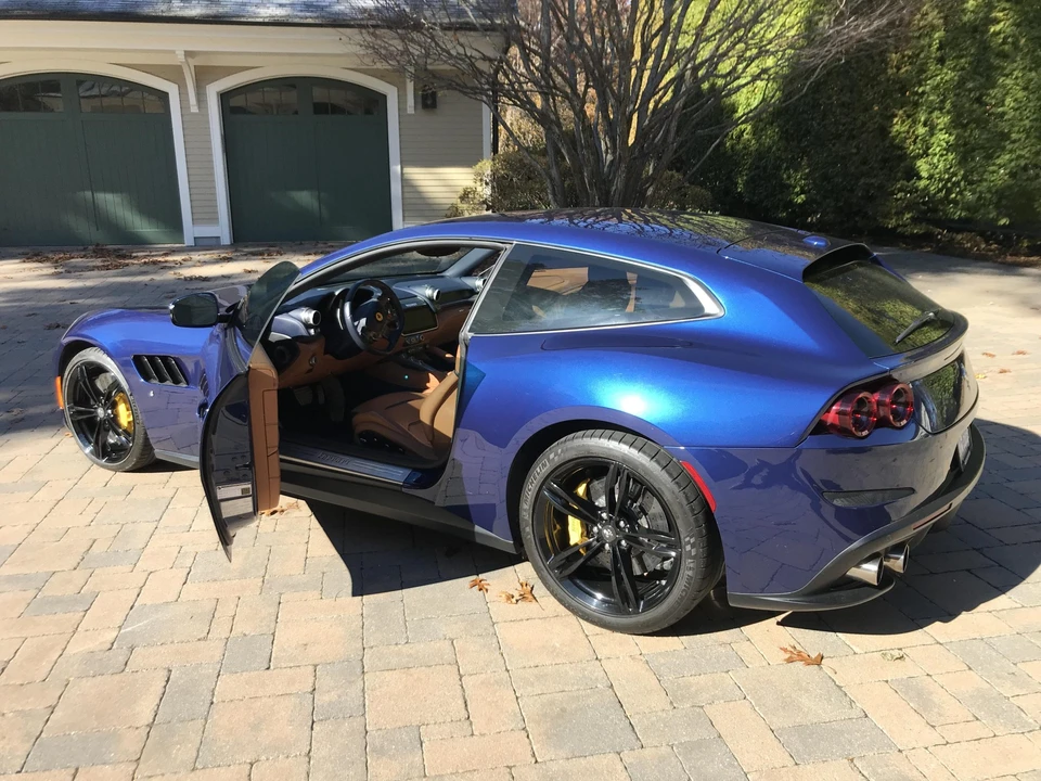 2017 Ferrari GTC4Lusso - Image 10 of 31