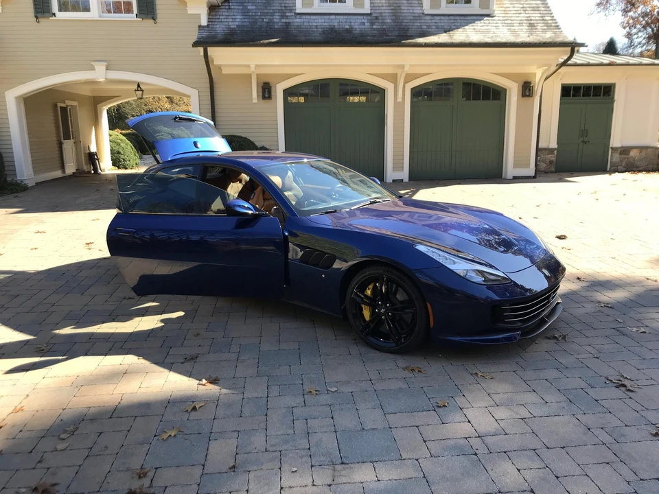 2017 Ferrari GTC4Lusso - Image 12 of 31
