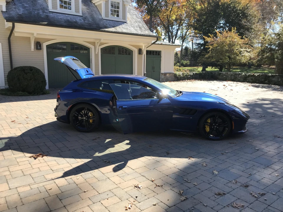2017 Ferrari GTC4Lusso - Image 11 of 31