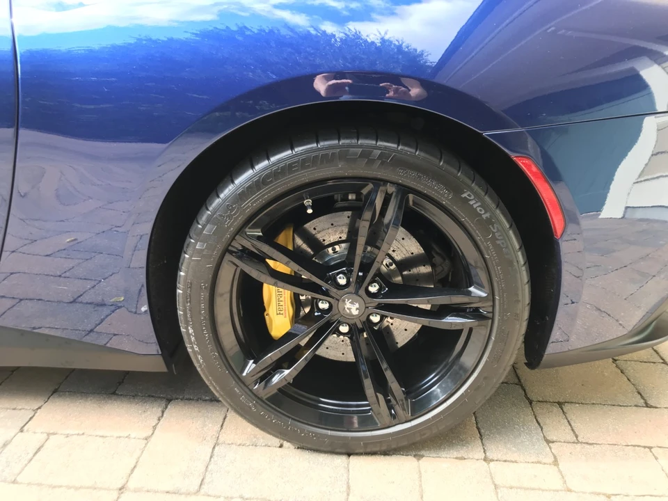 2017 Ferrari GTC4Lusso - Image 30 of 31