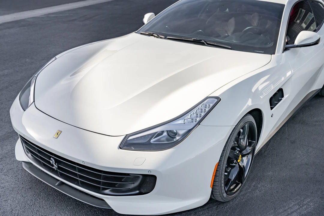 2017 Ferrari GTC4Lusso - Image 16 of 31