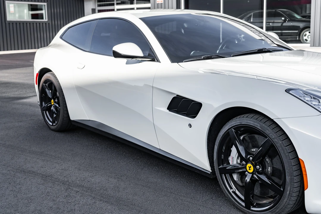 2017 Ferrari GTC4Lusso - Image 23 of 31