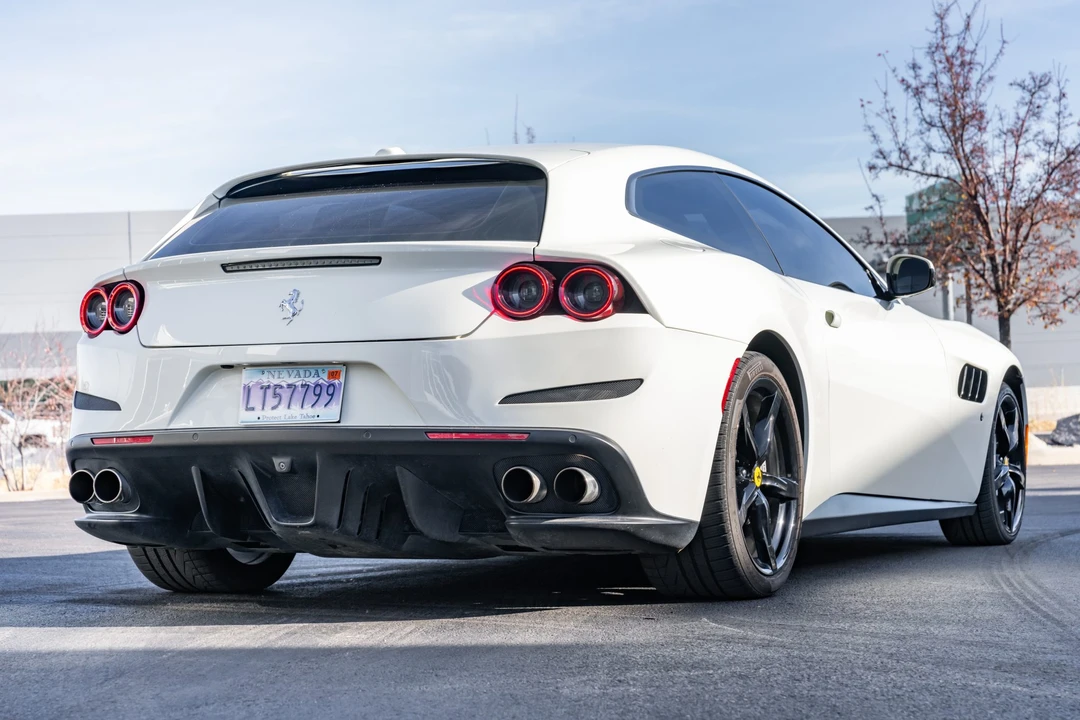 2017 Ferrari GTC4Lusso - Image 10 of 31