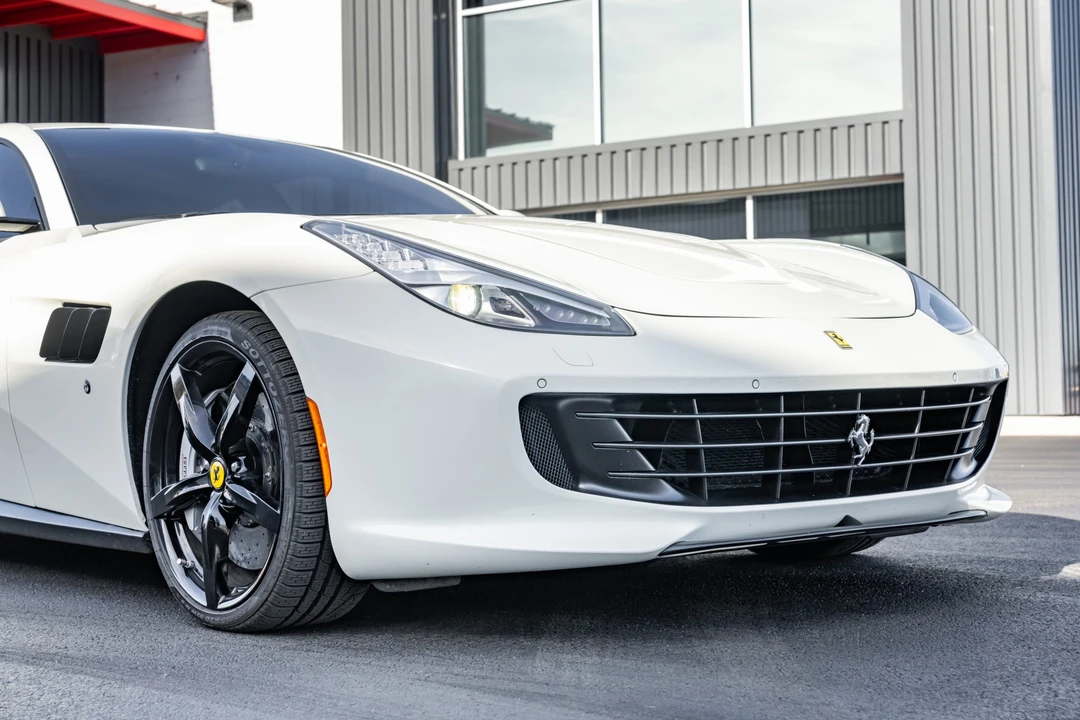 2017 Ferrari GTC4Lusso - Image 21 of 31