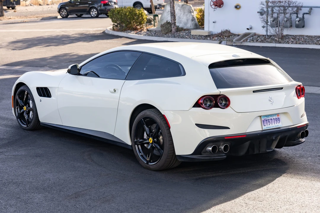 2017 Ferrari GTC4Lusso - Image 14 of 31