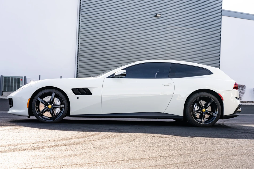 2017 Ferrari GTC4Lusso - Image 15 of 31