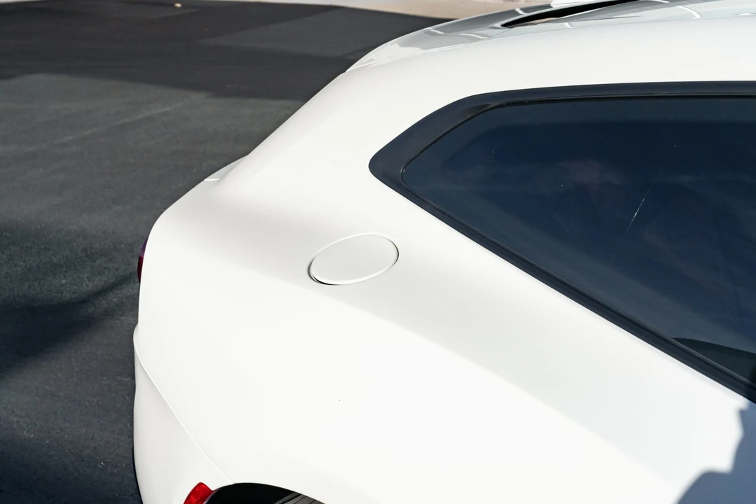 2017 Ferrari GTC4Lusso - Image 27 of 31