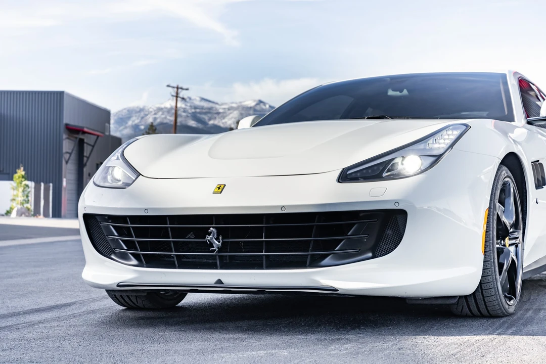 2017 Ferrari GTC4Lusso - Image 17 of 31