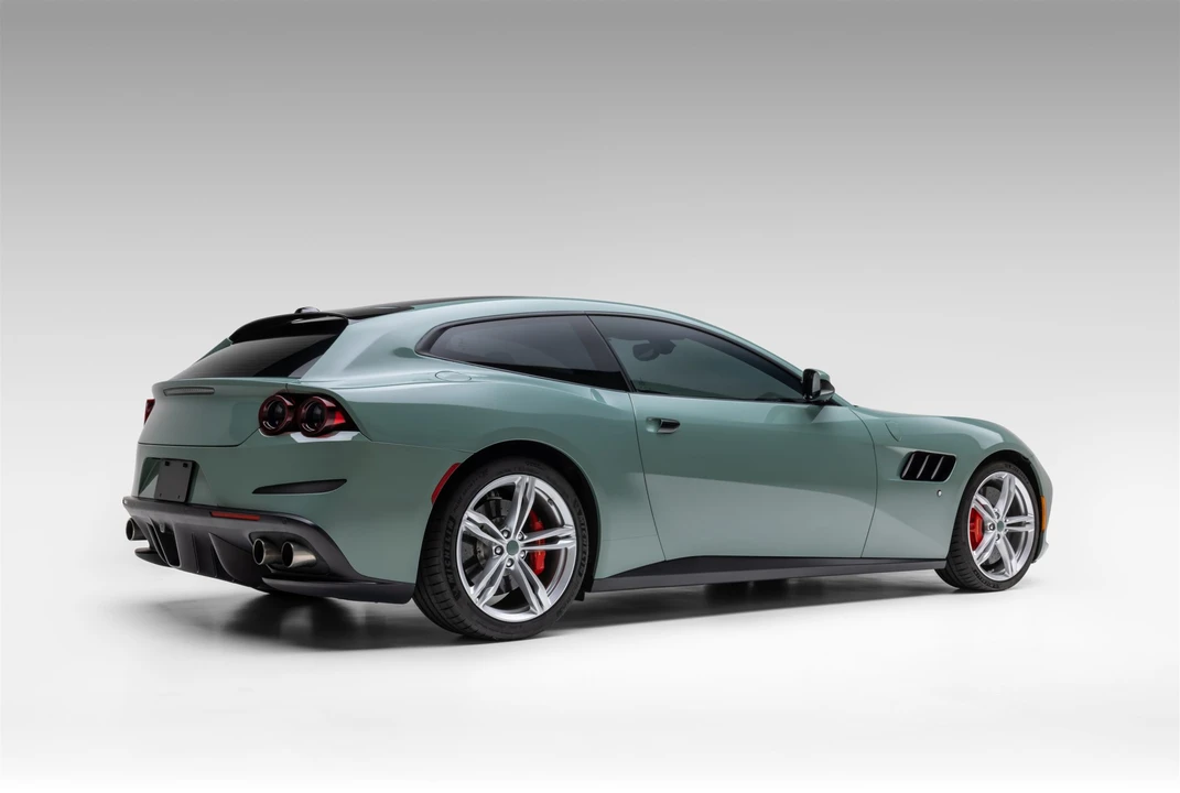 2017 Ferrari GTC4Lusso - Image 8 of 31