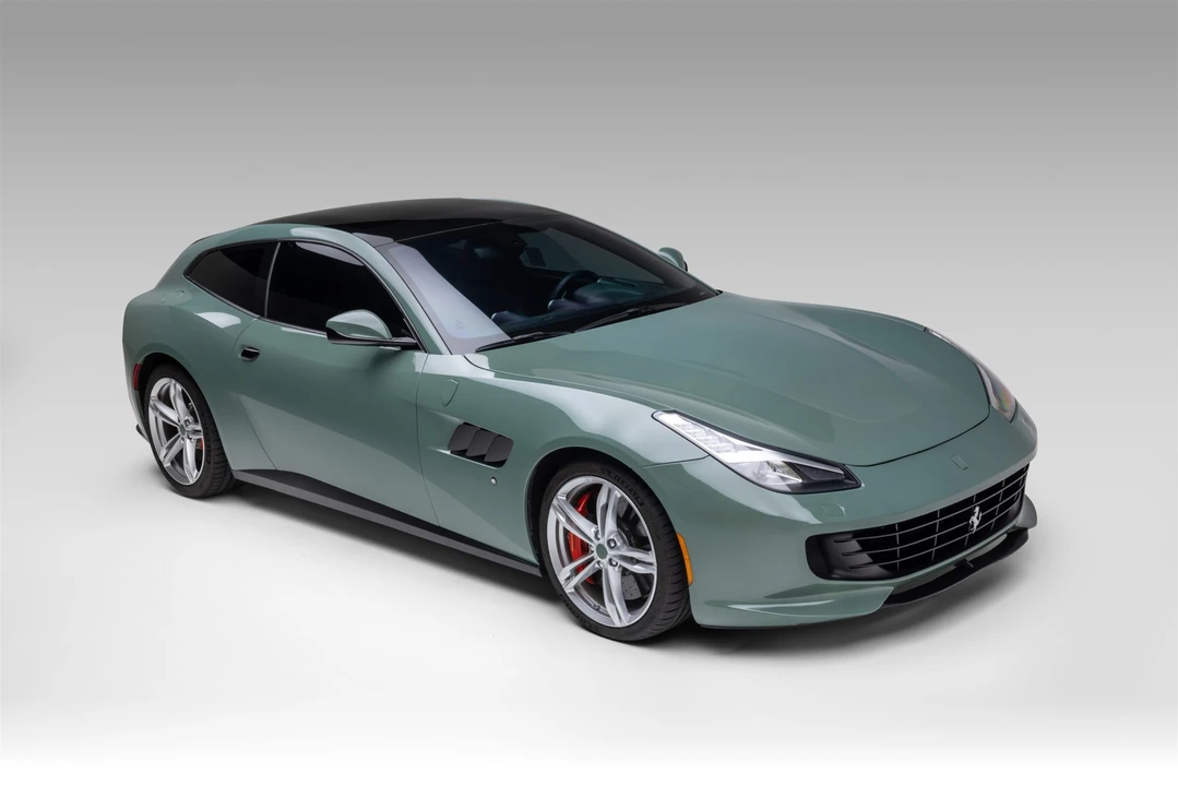2017 Ferrari GTC4Lusso - Image 5 of 31