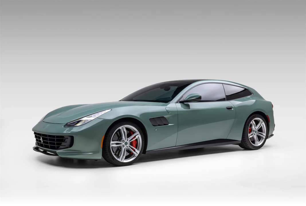 2017 Ferrari GTC4Lusso - Image 17 of 31
