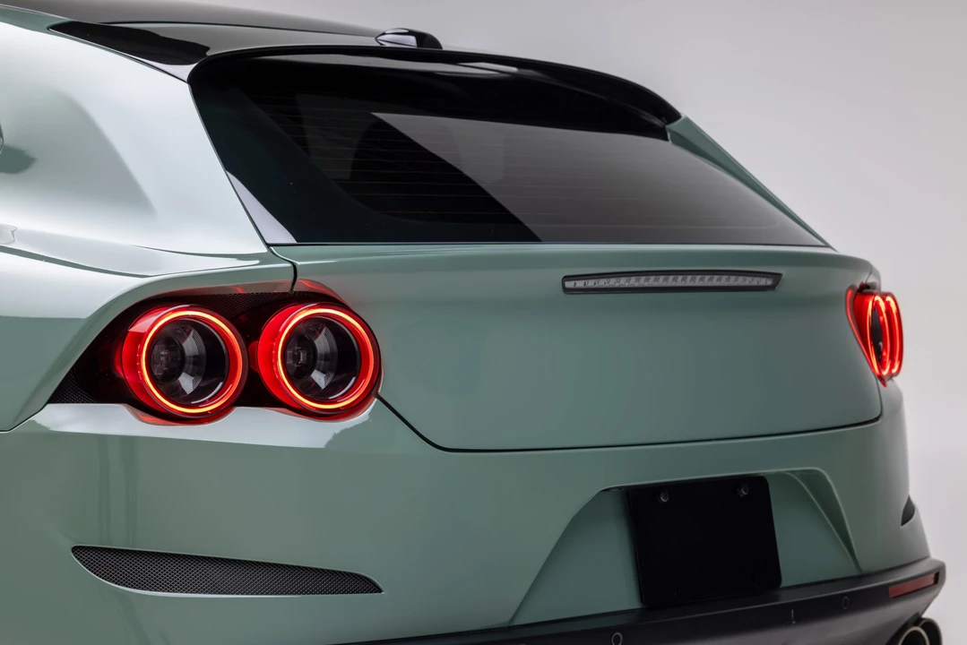 2017 Ferrari GTC4Lusso - Image 26 of 31