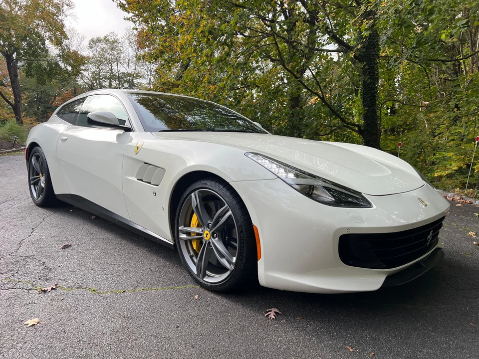 2017 Ferrari GTC4Lusso - Image 13 of 31