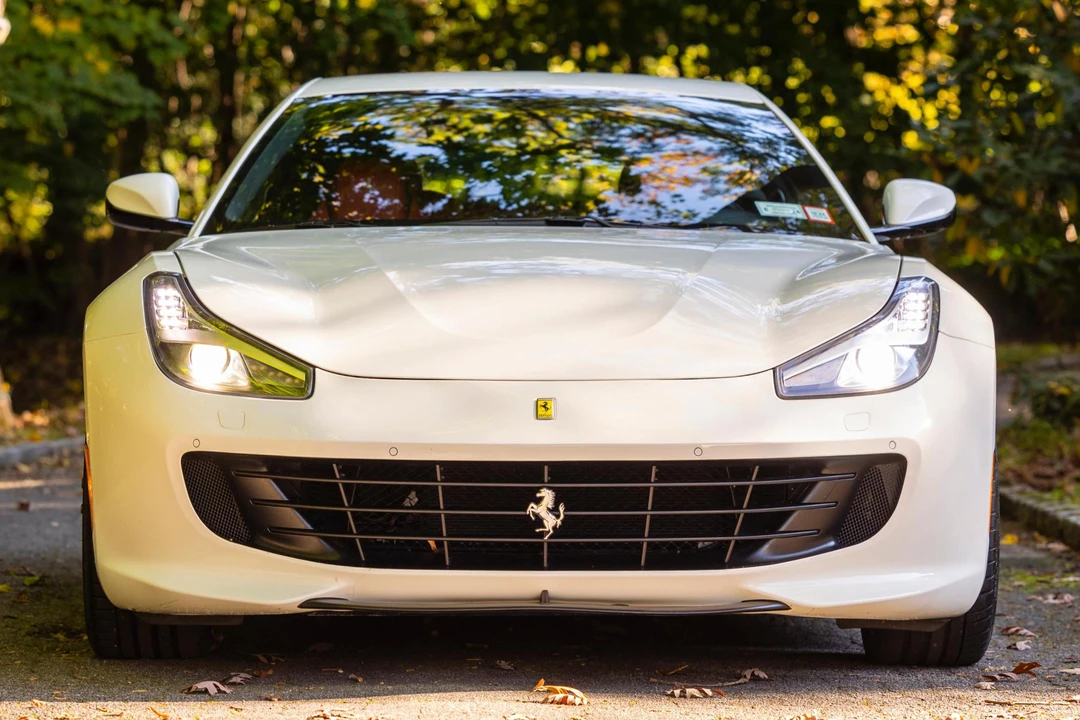 2017 Ferrari GTC4Lusso - Image 2 of 31