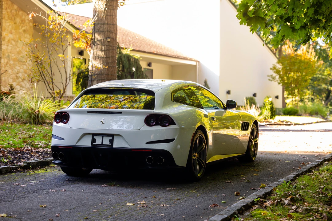 2017 Ferrari GTC4Lusso - Image 11 of 31