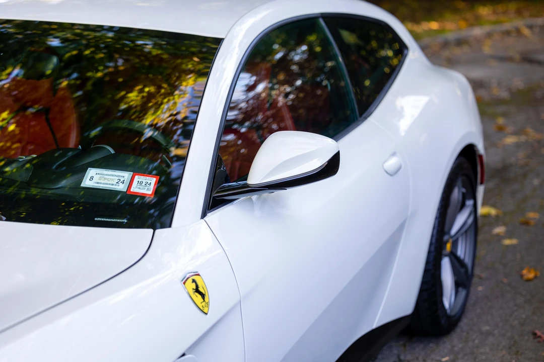 2017 Ferrari GTC4Lusso - Image 19 of 31
