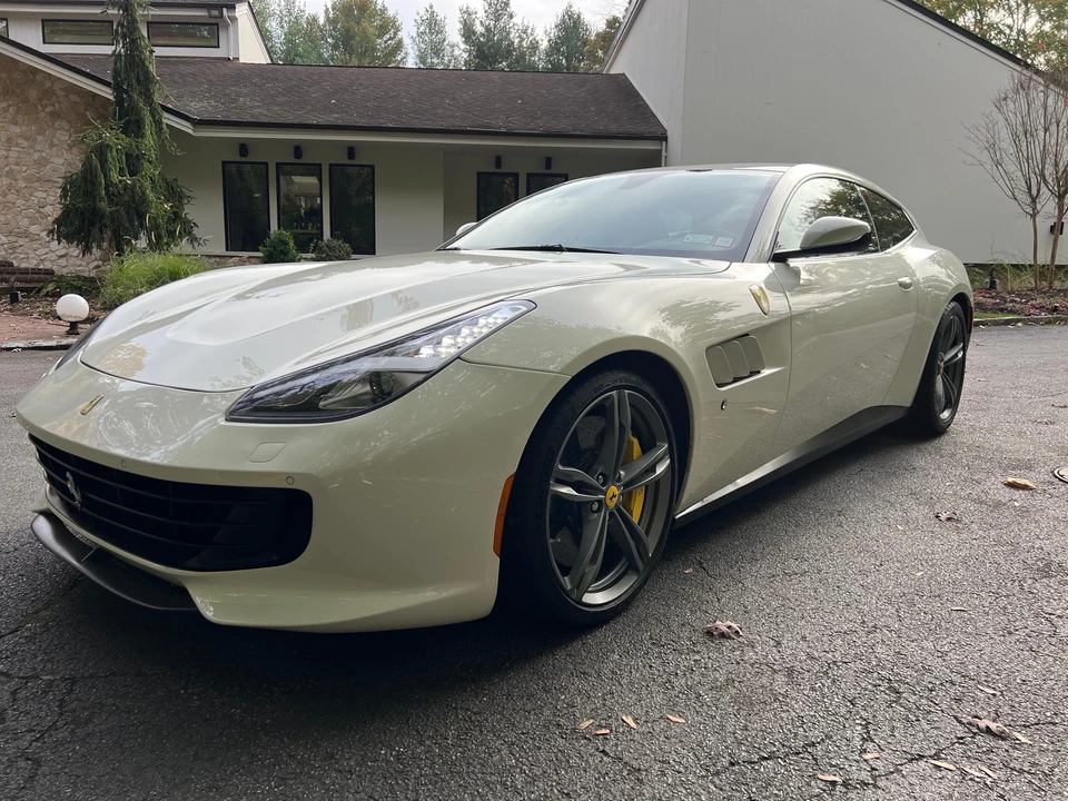 2017 Ferrari GTC4Lusso - Image 7 of 31