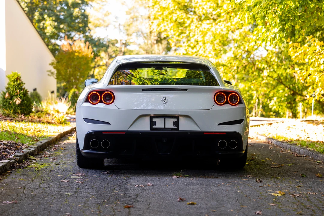 2017 Ferrari GTC4Lusso - Image 10 of 31