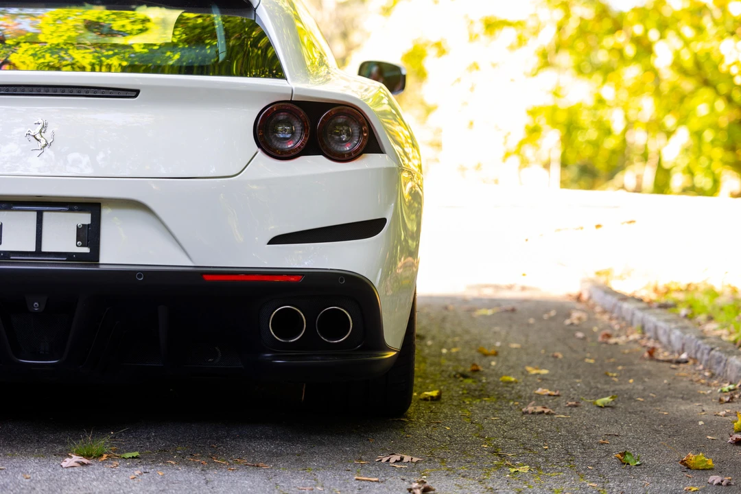 2017 Ferrari GTC4Lusso - Image 29 of 31