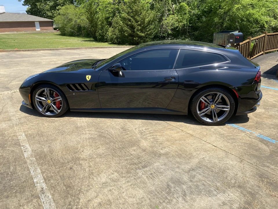 2017 Ferrari GTC4Lusso - Image 26 of 31