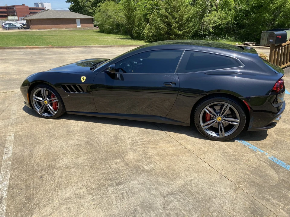 2017 Ferrari GTC4Lusso - Image 25 of 31