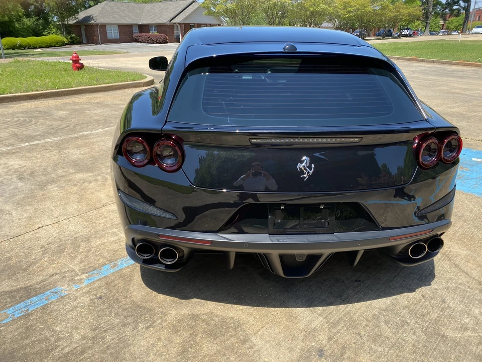 2017 Ferrari GTC4Lusso - Image 24 of 31