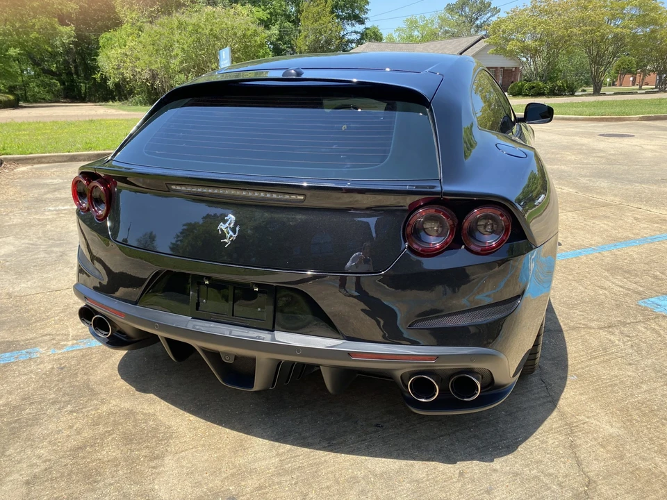 2017 Ferrari GTC4Lusso - Image 22 of 31