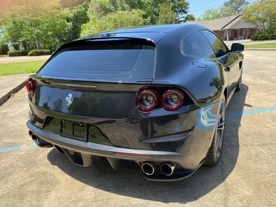 2017 Ferrari GTC4Lusso - Image 21 of 31