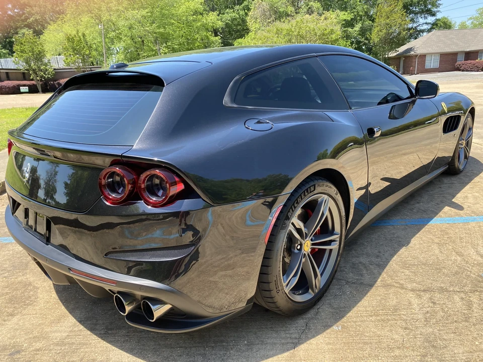 2017 Ferrari GTC4Lusso - Image 20 of 31