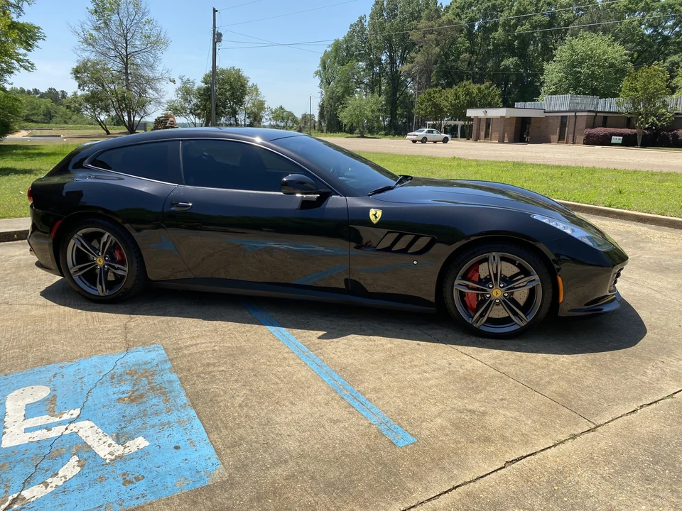 2017 Ferrari GTC4Lusso - Image 14 of 31