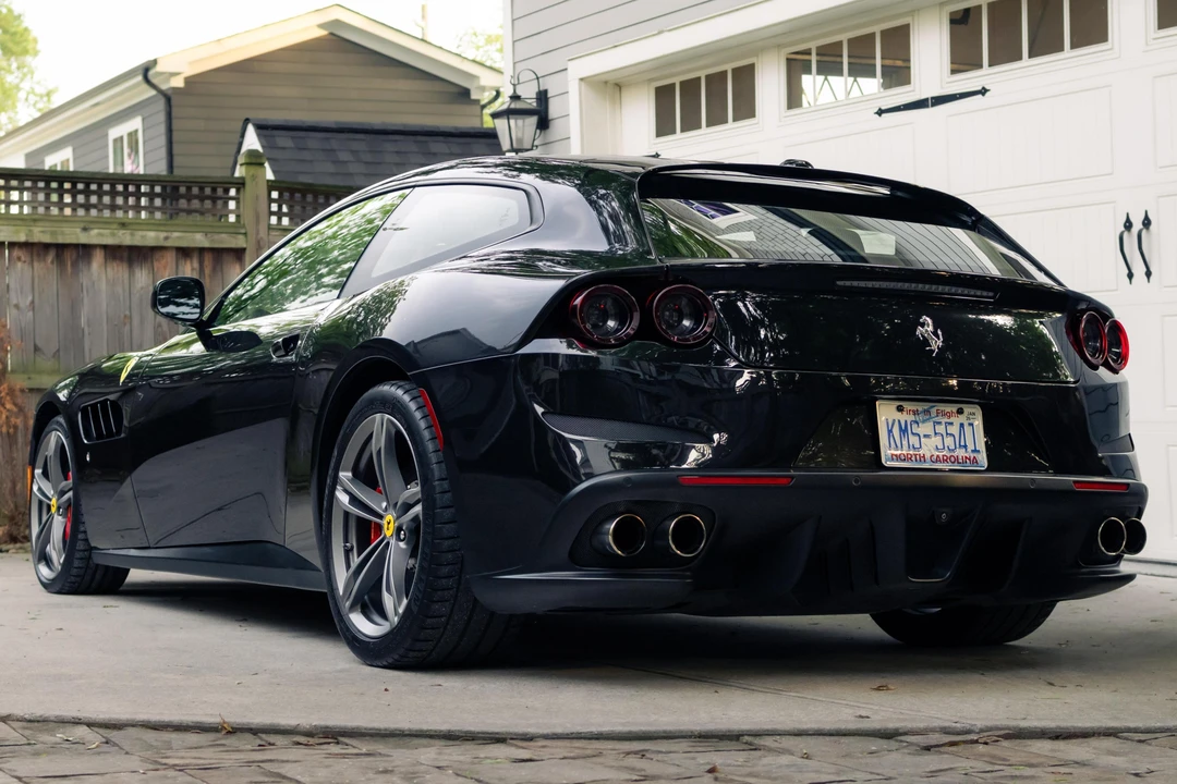 2017 Ferrari GTC4Lusso - Image 4 of 31
