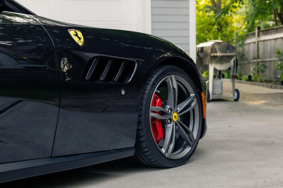 2017 Ferrari GTC4Lusso - Image 26 of 31