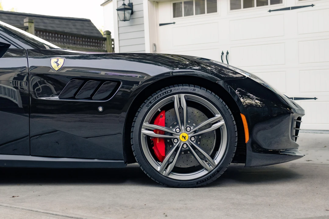 2017 Ferrari GTC4Lusso - Image 25 of 31