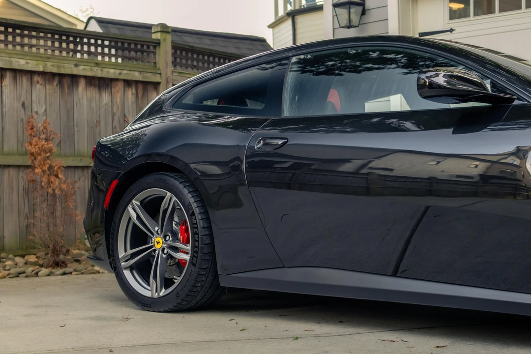 2017 Ferrari GTC4Lusso - Image 23 of 31
